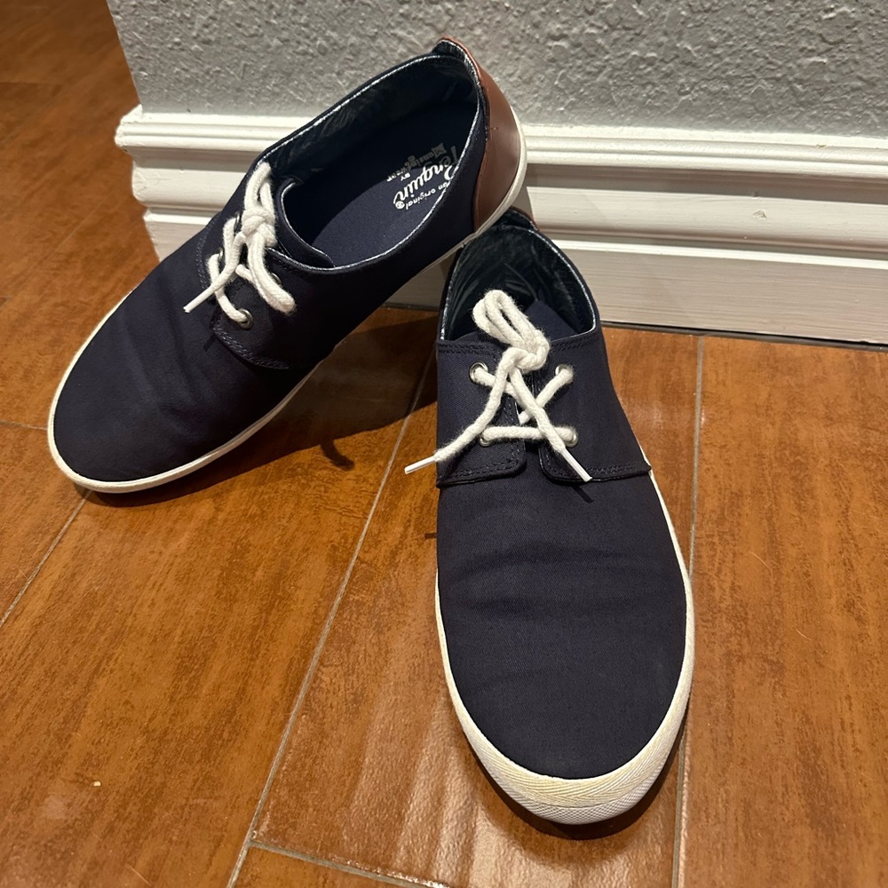 Men’s casual dress shoes